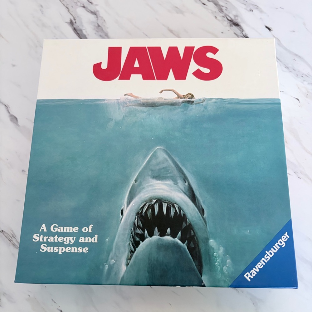 Ravensburger Jaws Game - Red and Blue